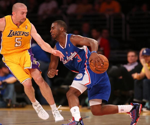 詹姆斯通过 詹姆斯通过